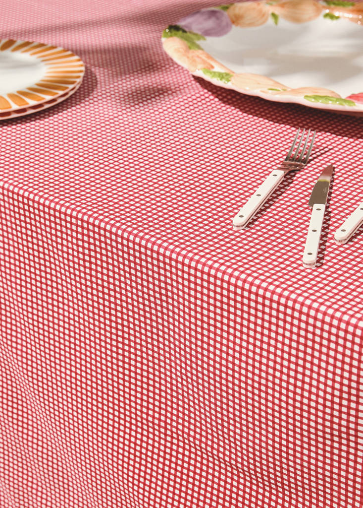 Vichy check cotton tablecloth for 8 to 10 guests — Red