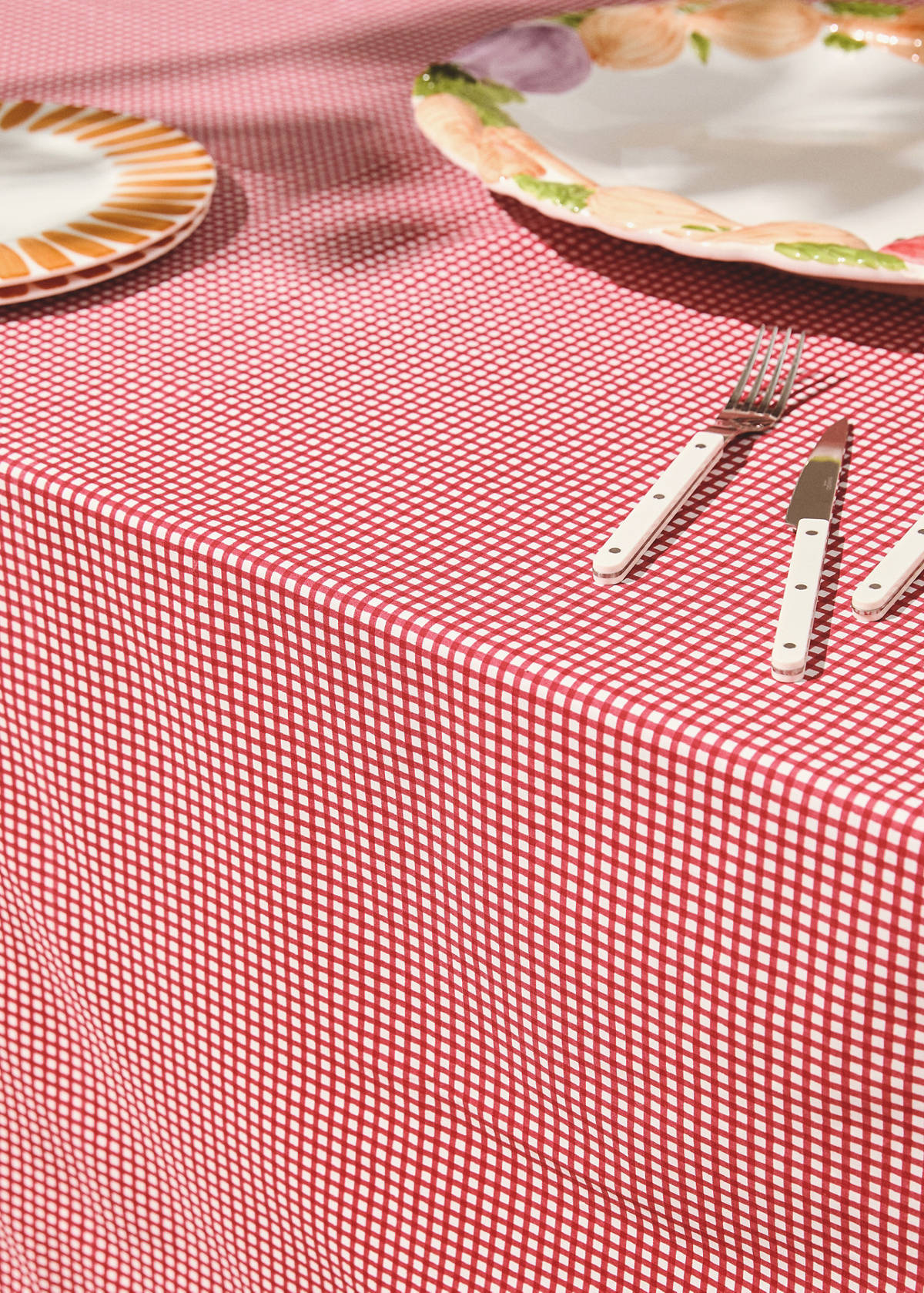 Vichy check cotton tablecloth for 8 to 10 guests — Red