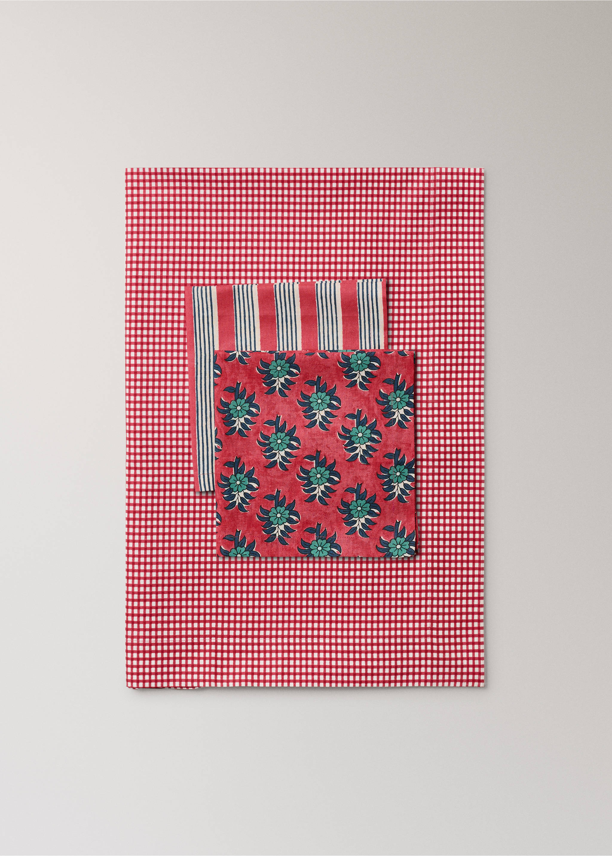 Nappe en coton à carreaux vichy, pour 8 à 10 convives - Détail de l'article 3, Rouge. Ref: 27053344-00.