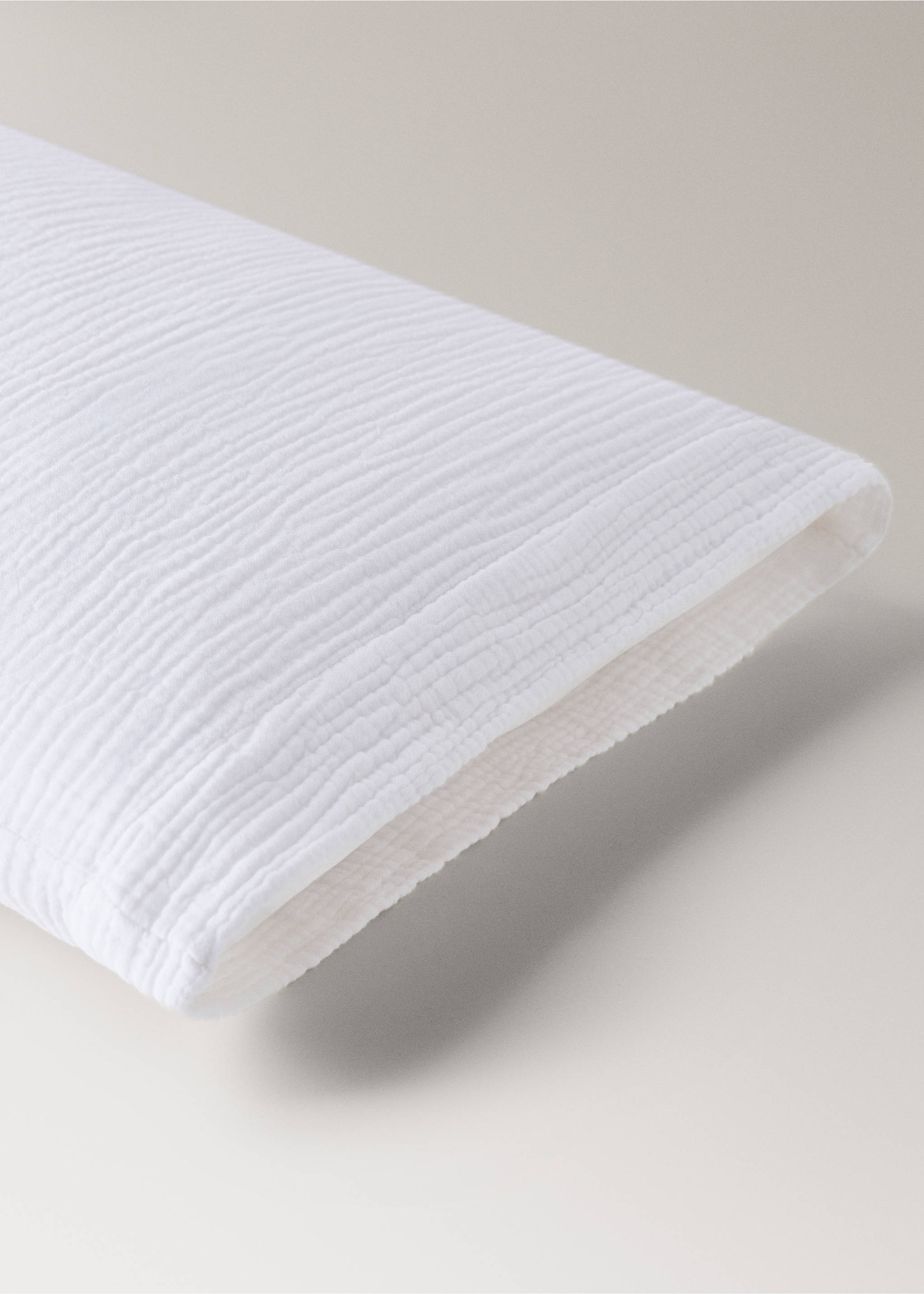 Cotton gauze pillowcase, 45x110 cm - Details of the article 2, Off White. Ref: 27053733-00.