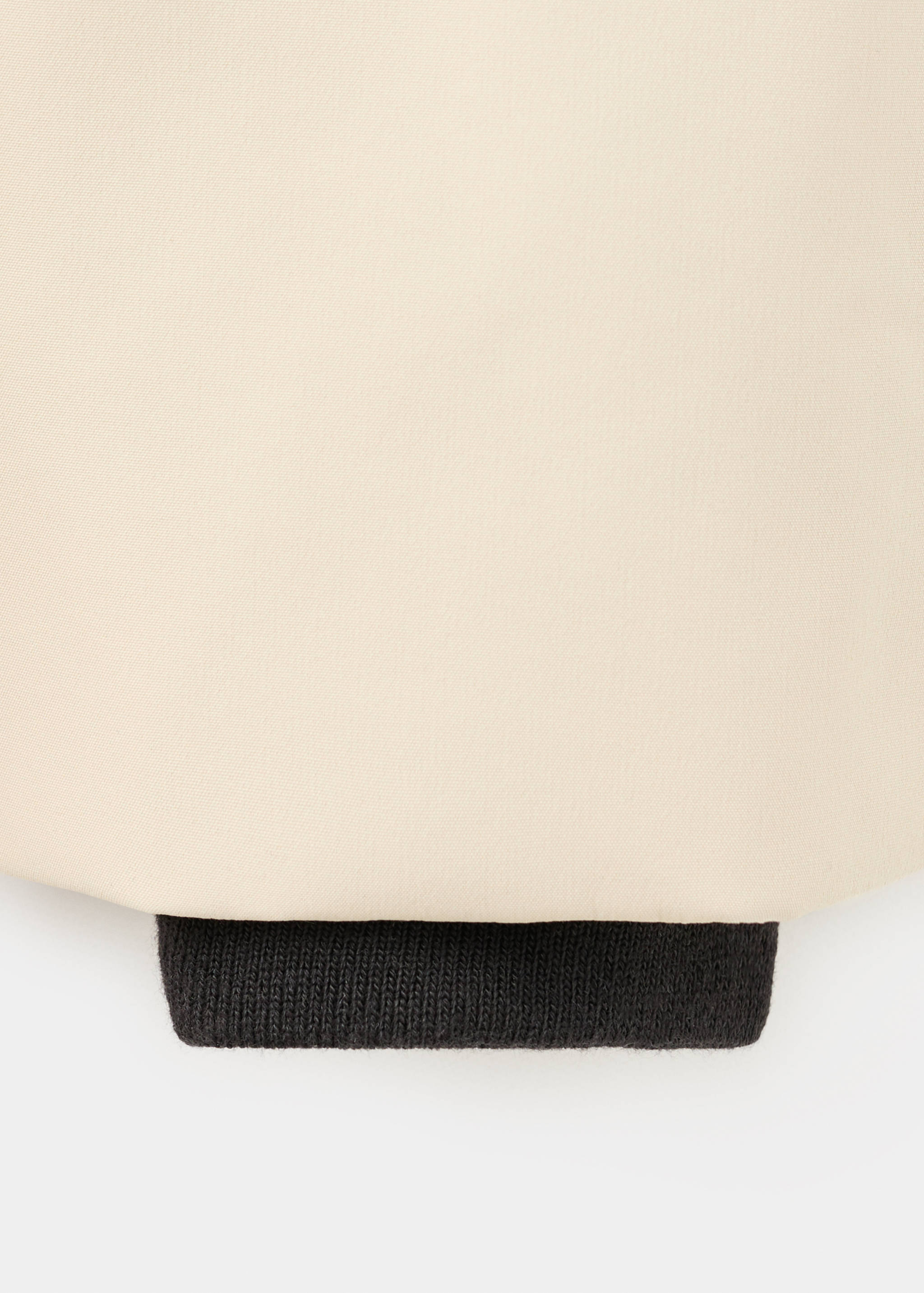 Chaqueta capucha bolsillos - Detalle del artículo 0