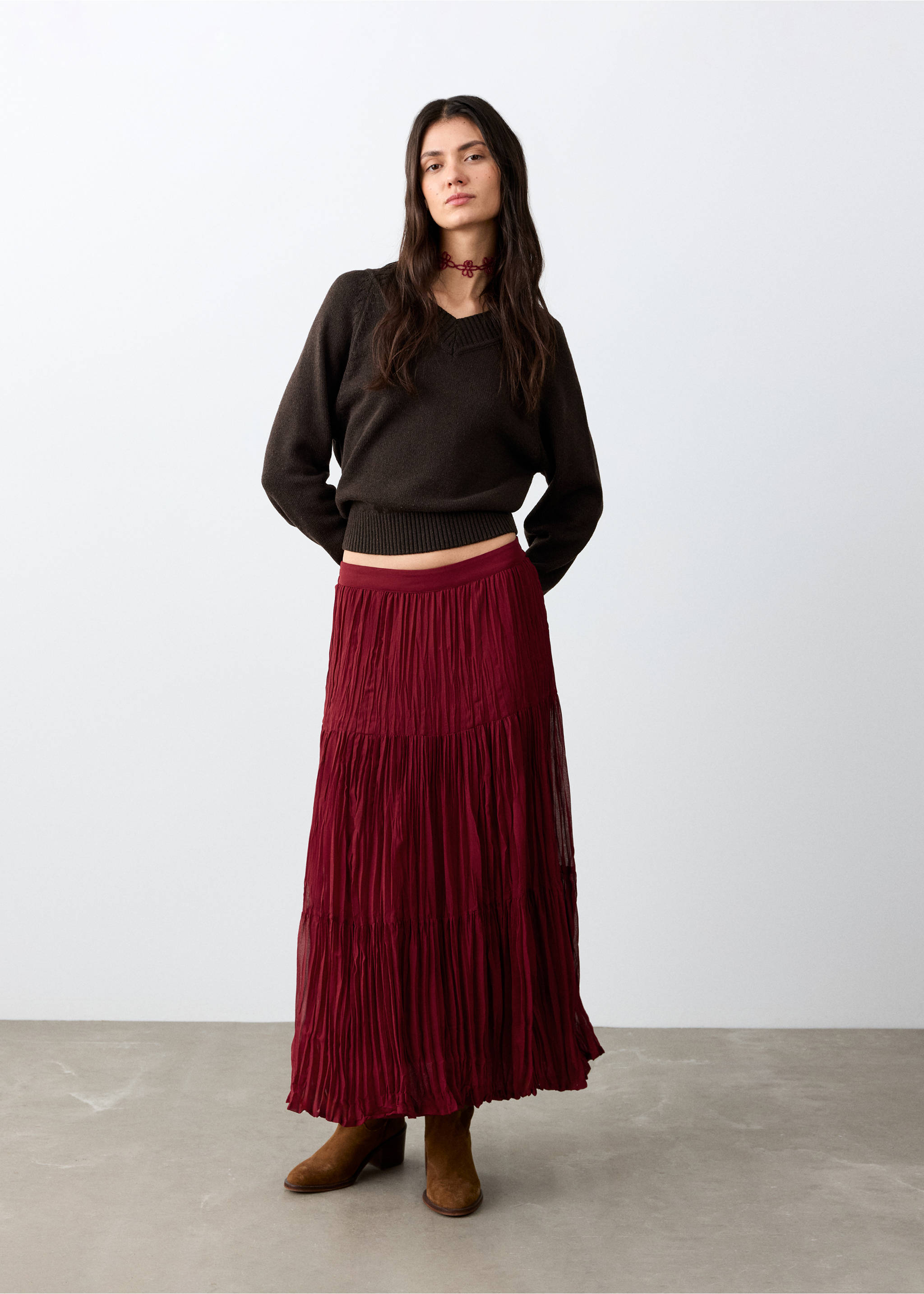 Длинная струящаяся юбка - Общий план, Красный. Ref: 27053736-00.