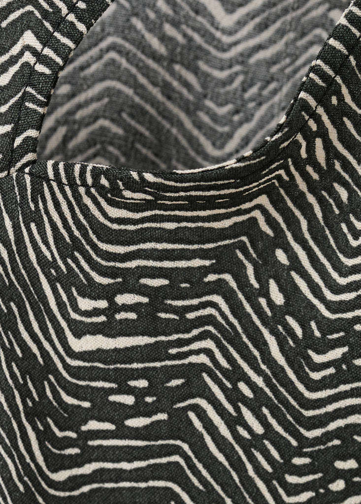Flowy printed dress — Charcoal