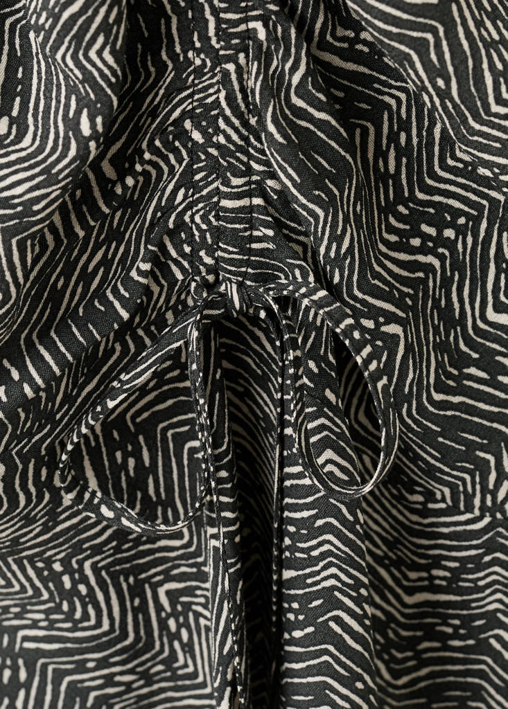 Flowy printed dress — Charcoal