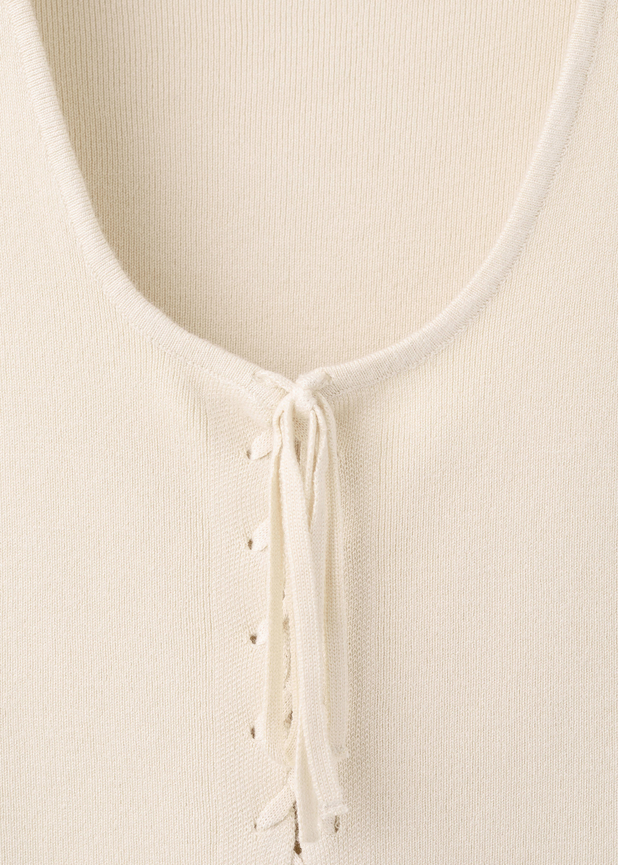 Top with bow closure - Details of the article 8