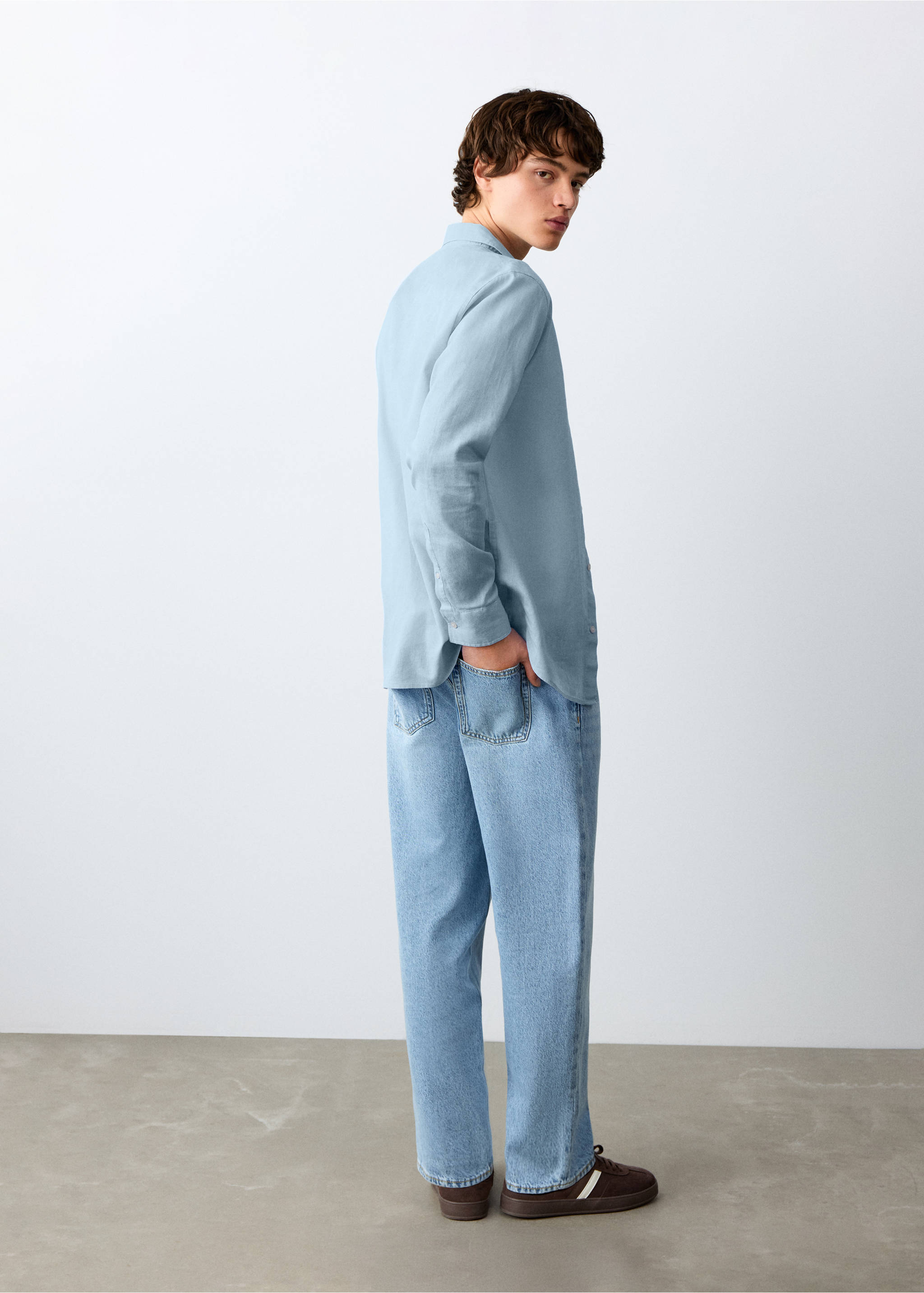 Camisa de linho com botões - Verso do artigo, Azul-celeste. Ref: 27054051-00.