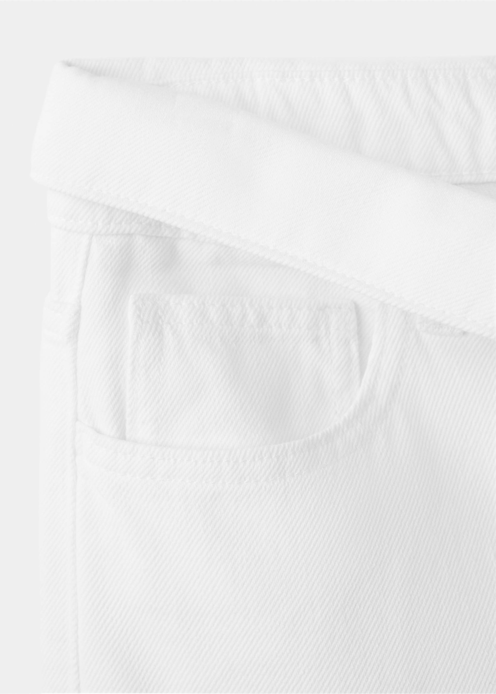 Jeans mit niedrigem Bund und Umschlagsaum - Detail des Artikels 8, Cremeweiß. Ref: 27054054-00.