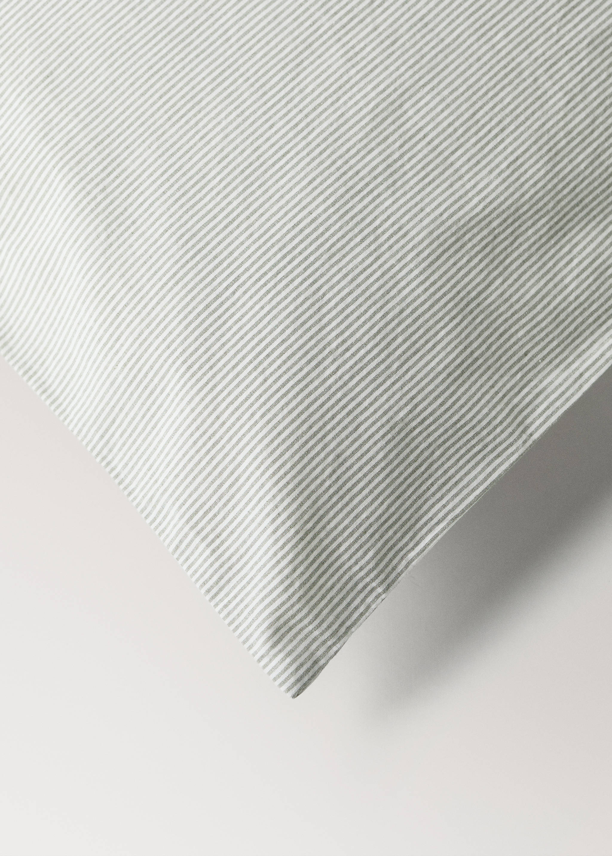 Cot bed duvet cover with fine striped yarn-dyed cotton - Details of the article 2