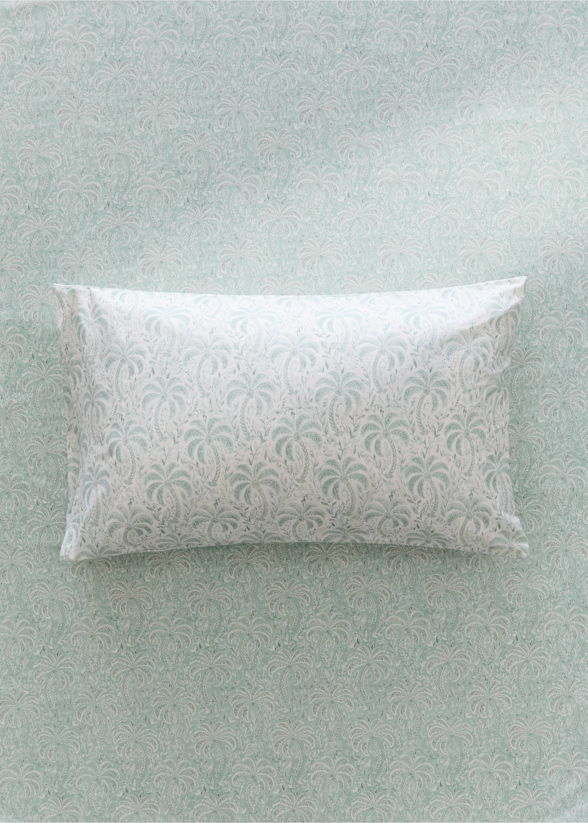Cot bed pillowcase in percale cotton with palm tree design - General plane, Pastel Green. Ref: 27054064-00.
