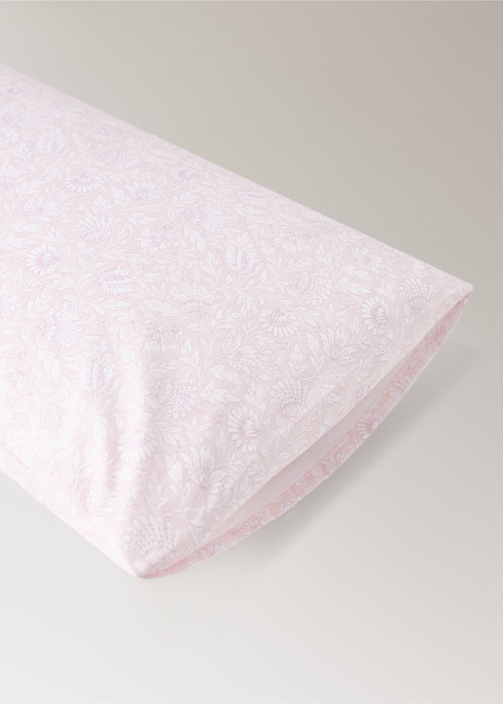 Floral cotton percale crib pillowcase 30 x 50 - Details of the article 1, Pastel Pink. Ref: 27054065-00.