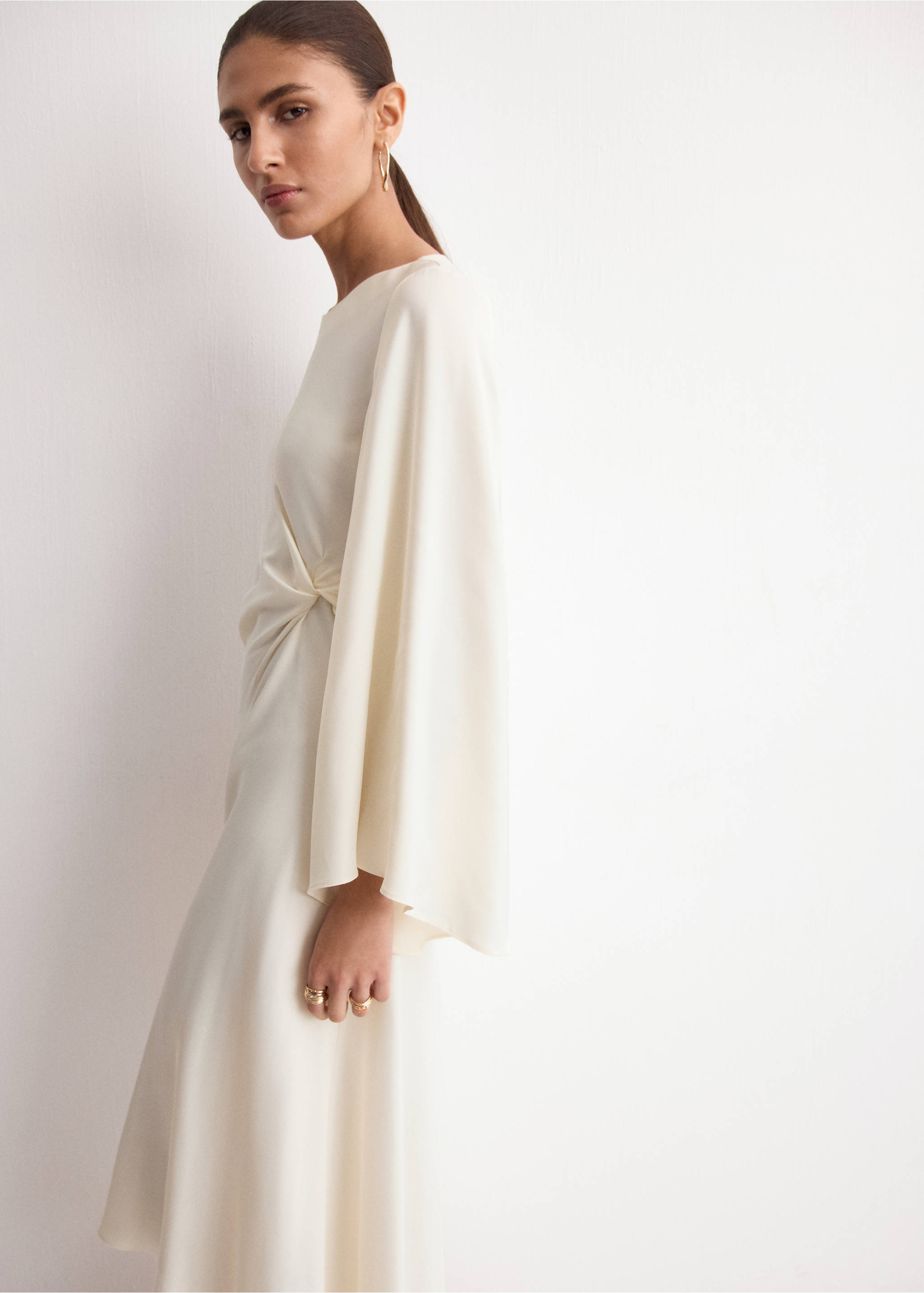 فستان ستان دانتيل - رؤية وسط, بيج فاتح. Ref: 27054077-00.