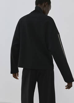 Turtleneck sweatshirt with zip — Black 3