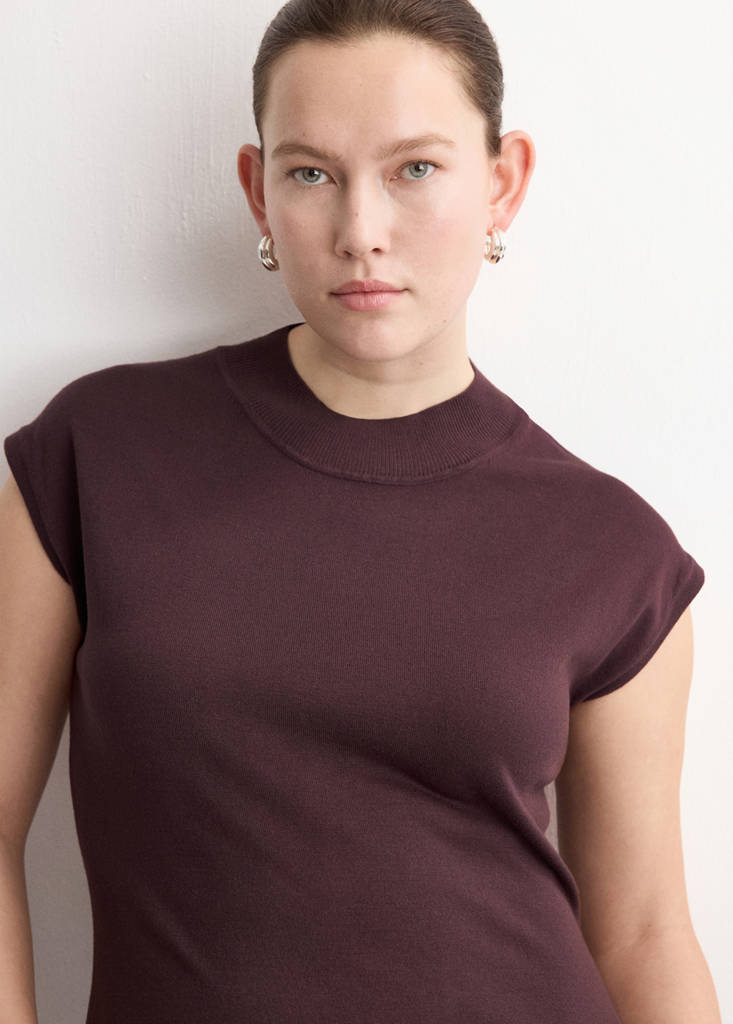 Perkins-neck knitted dress — Chocolate
