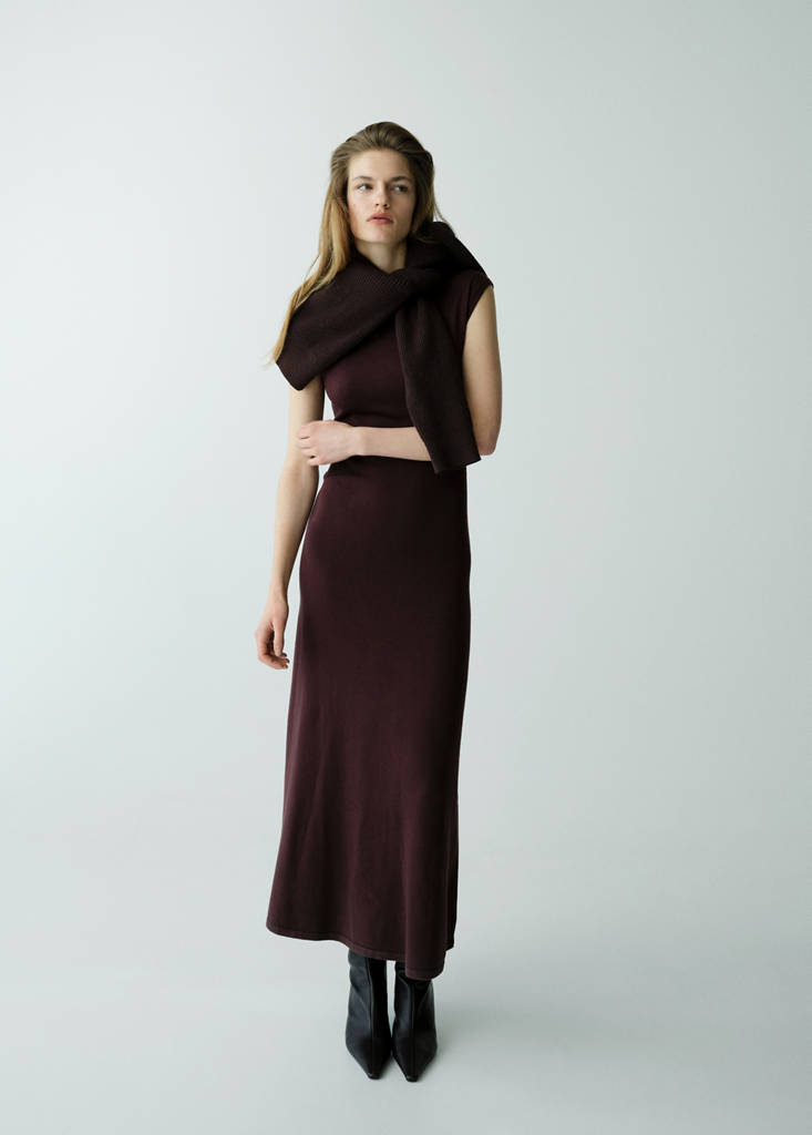 Perkins-neck knitted dress — Chocolate