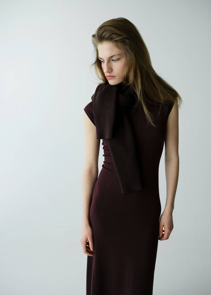 Perkins-neck knitted dress — Chocolate