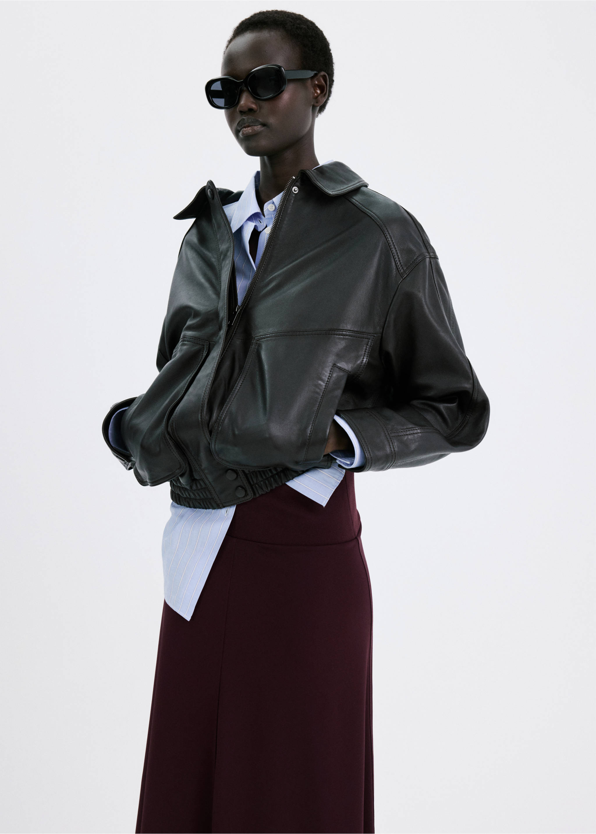 Fine knit midi skirt - Details of the article 1, Wine. Ref: 27054085-00.