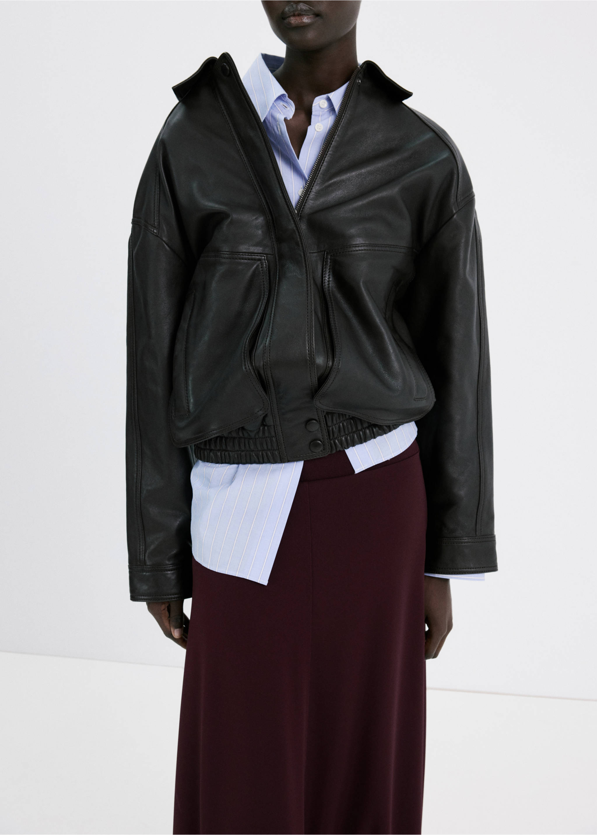 Fine knit midi skirt - Details of the article 2, Wine. Ref: 27054085-00.