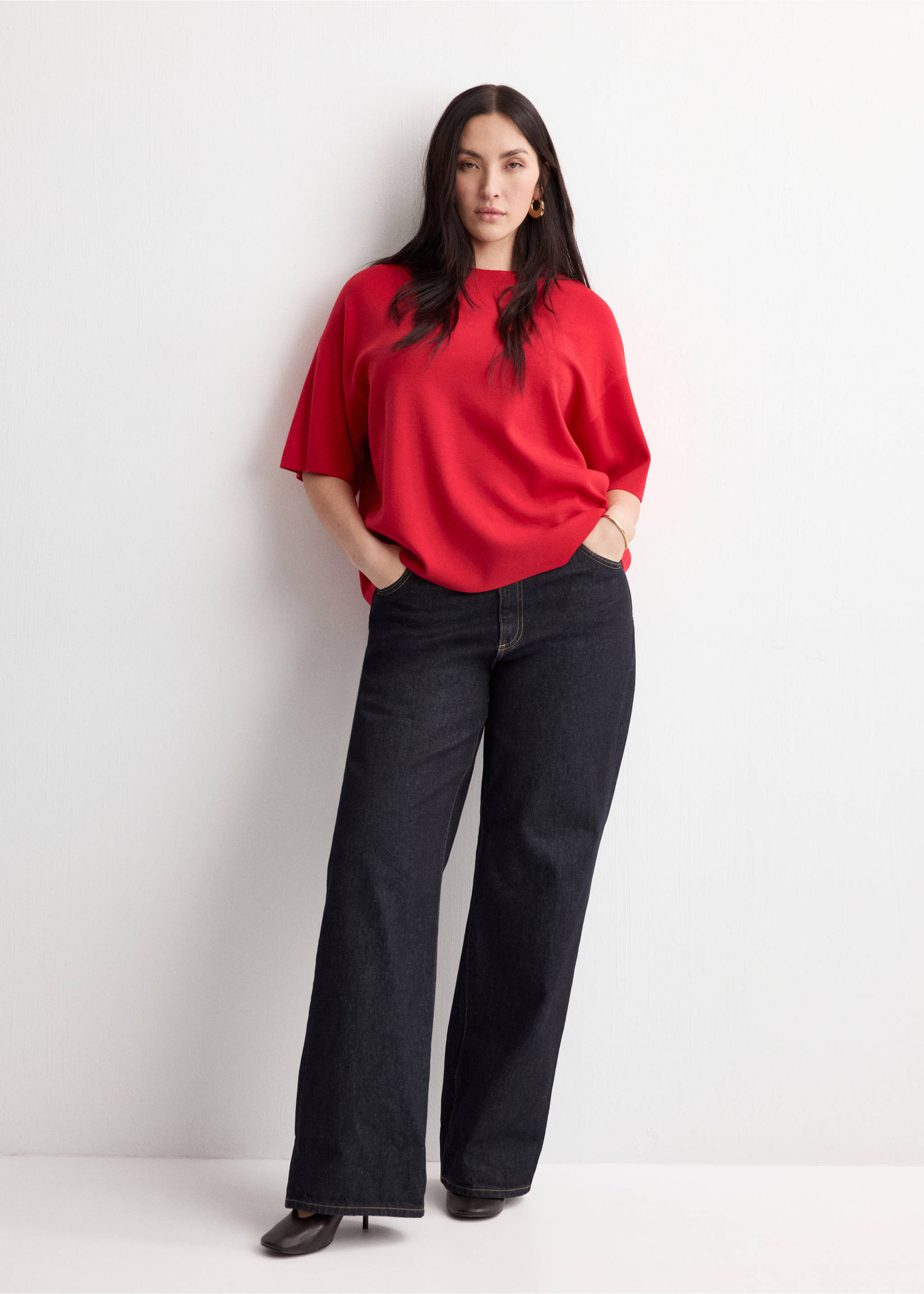 Oversize short sleeve sweater - Details of the article 3, Red. Ref: 27054089-00.