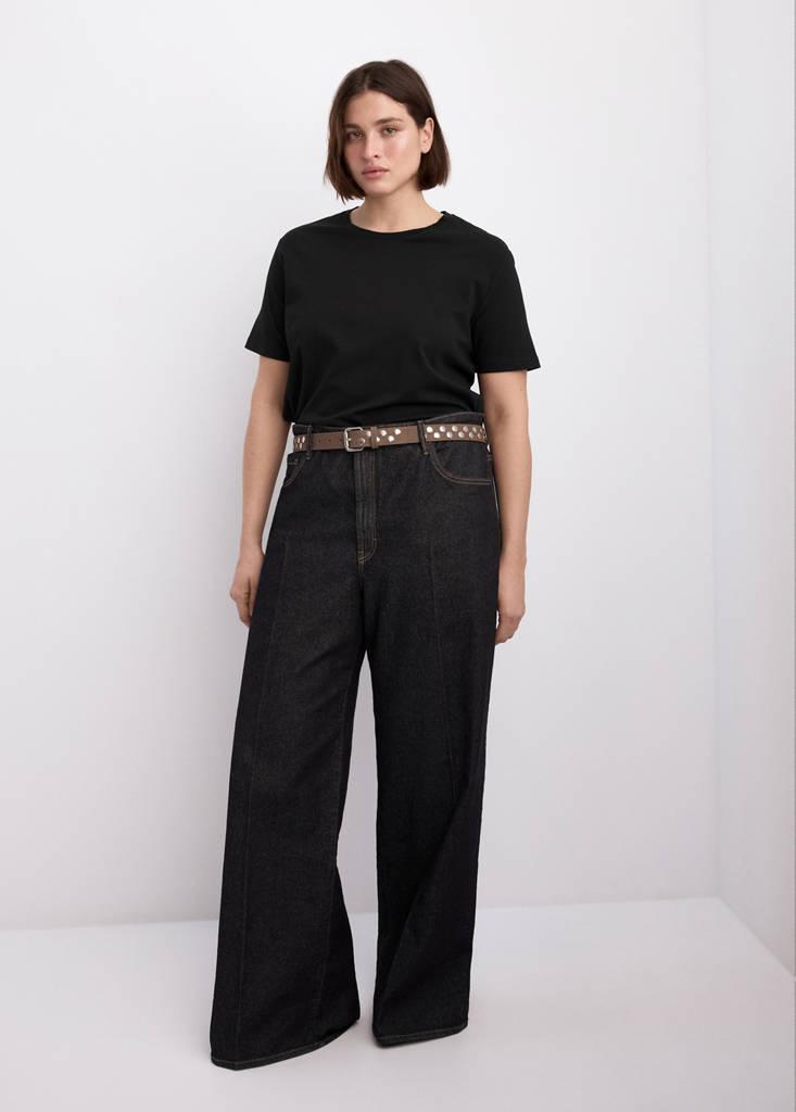 Short-sleeved cotton t-shirt — Black