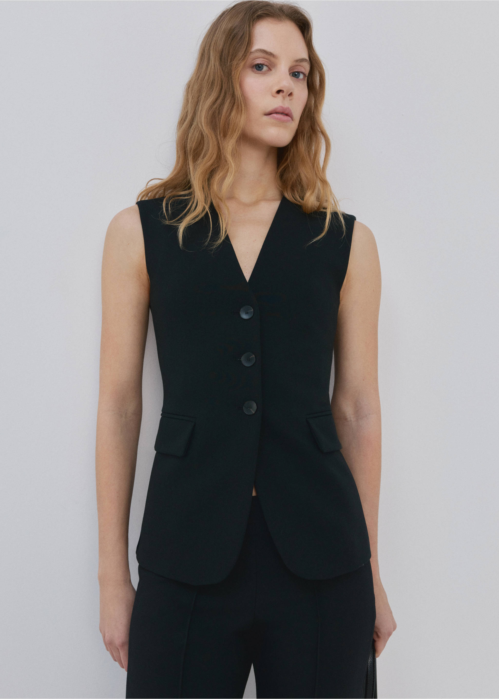 Fitted suit waistcoat - Medium plane, Black. Ref: 27054094-00.