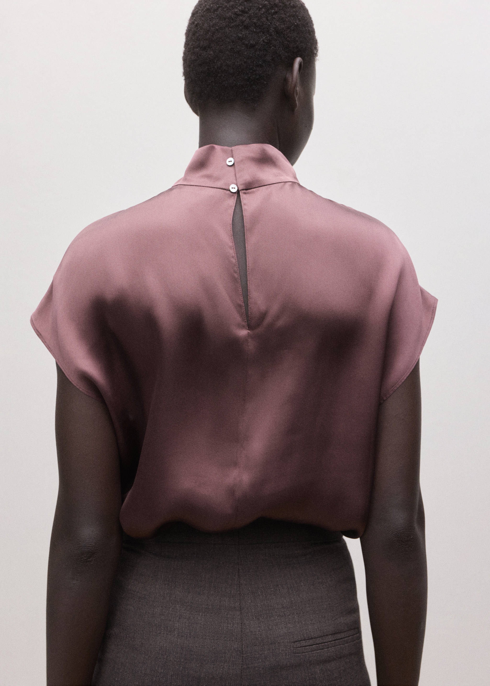 100% satin silk blouse - Reverse of the article