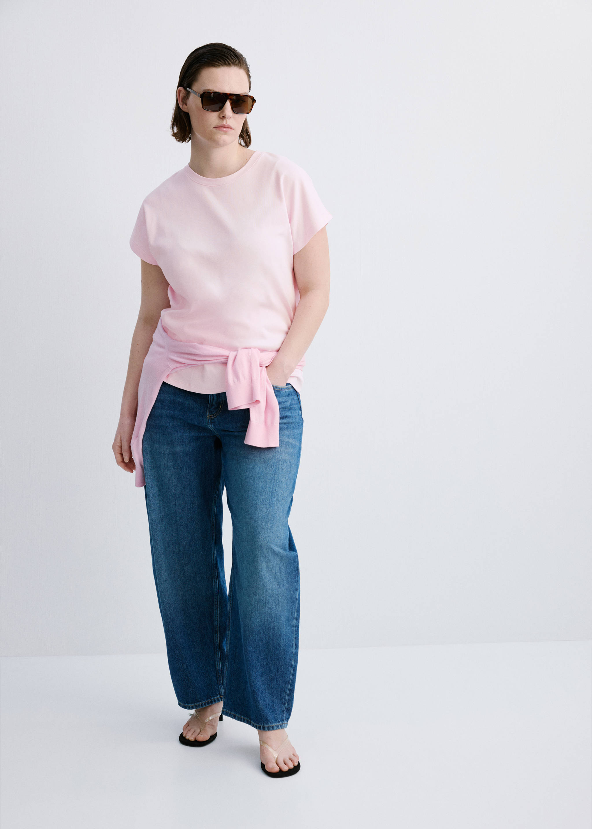 Short-sleeved cotton t-shirt - Details of the article 3