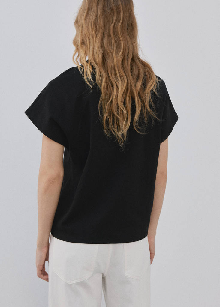 Short-sleeved cotton t-shirt — Black