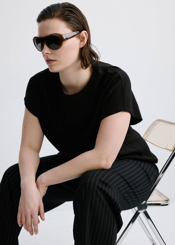 Short-sleeved cotton t-shirt — Black