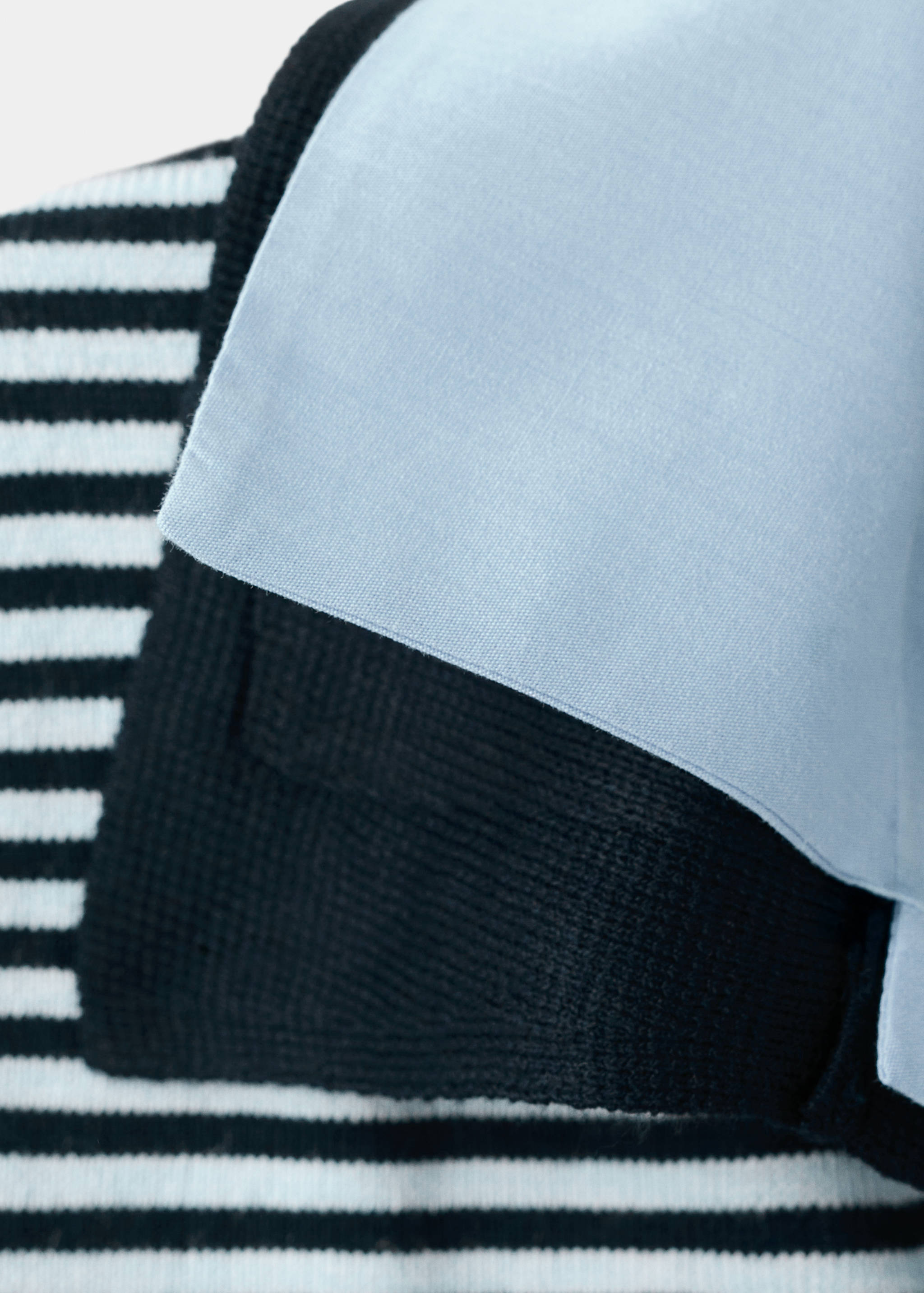 Knitted jumper with combined collar - Details of the article 8