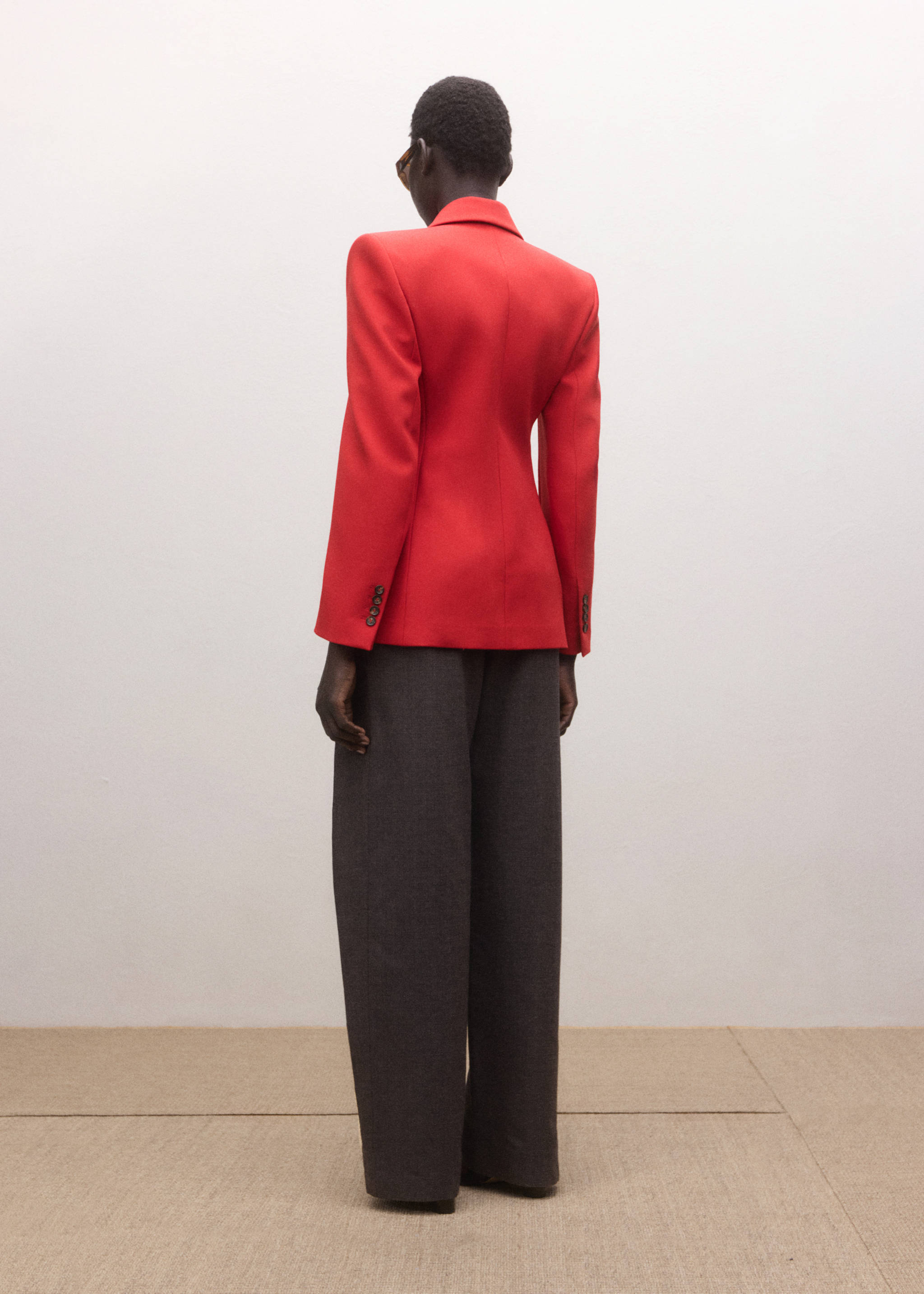 Fitted double-breasted blazer - Reverse of the article