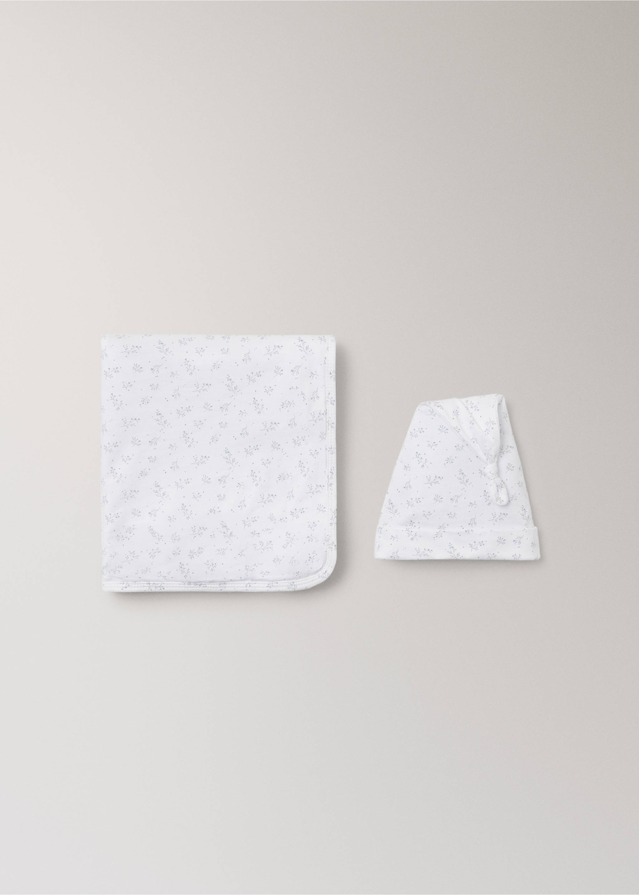Set aus Baumwoll-Wickeldecke und Mütze mit Blumenprint - Artikel ohne Model, Weiß. Ref: 27054103-00.