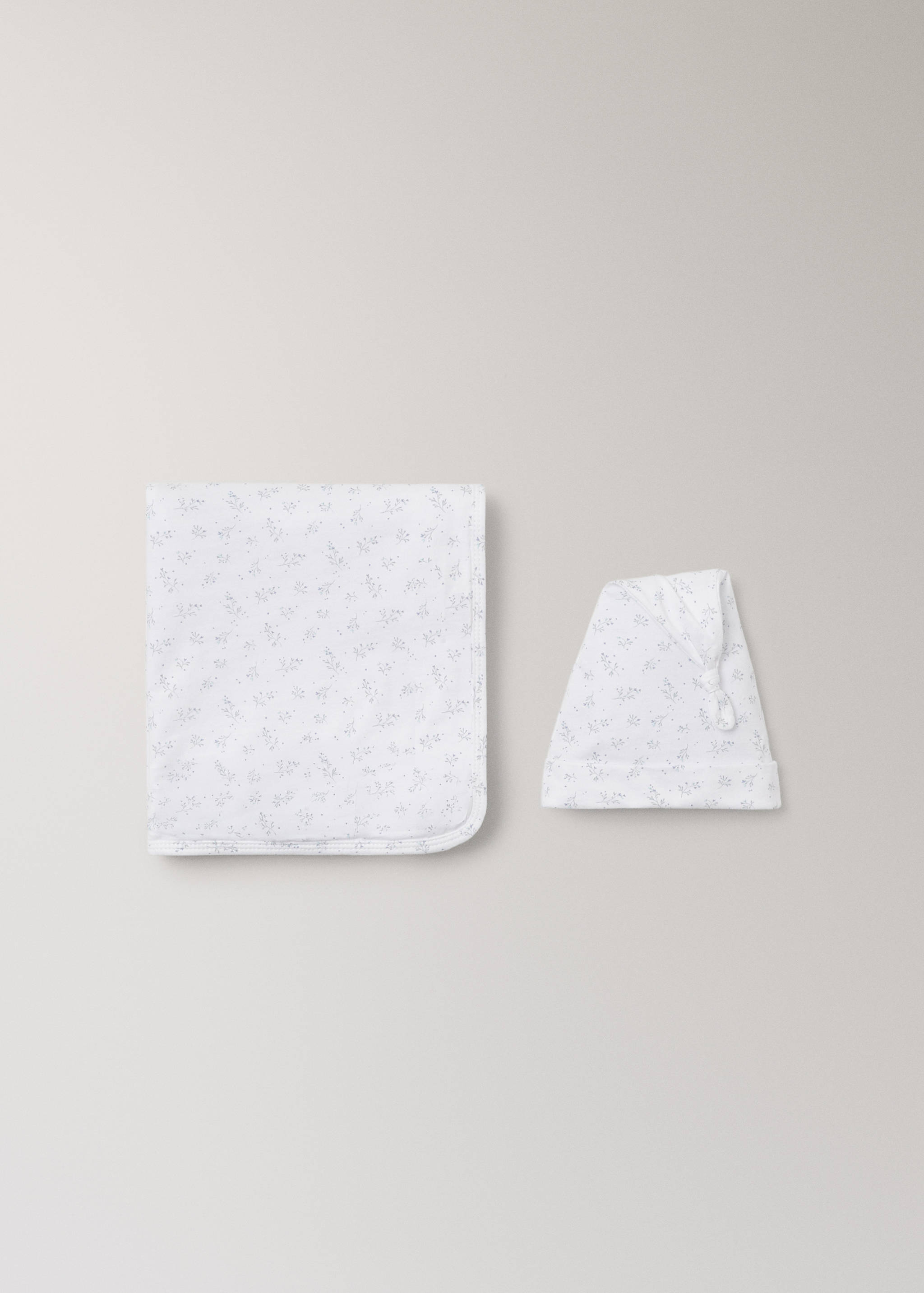 Set aus Baumwoll-Wickeldecke und Mütze mit Blumenprint - Artikel ohne Model