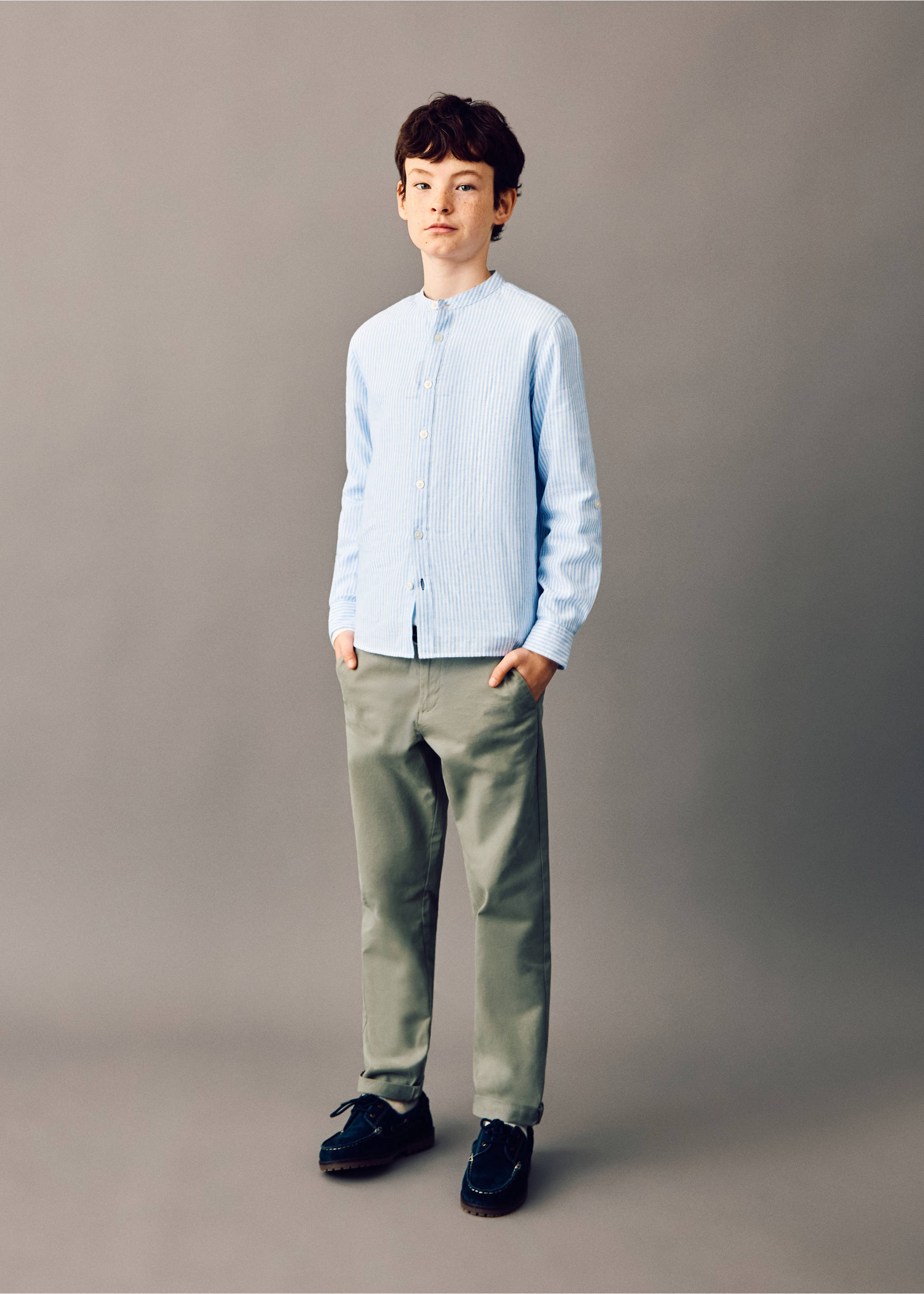 Pantalón chino dobladillo - Plano general, Khaki. Ref: 27054403-00.