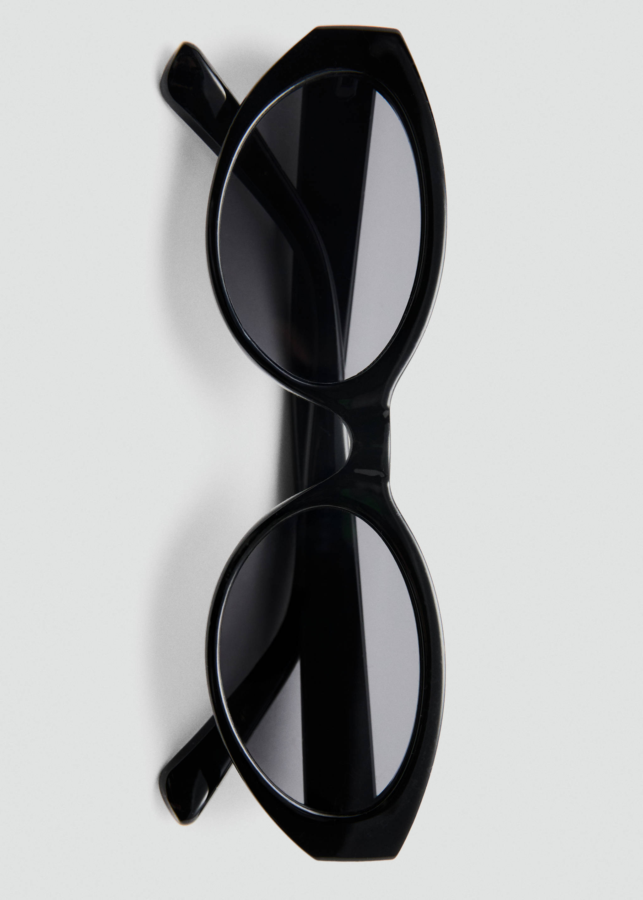Resin frame sunglasses - Details of the article 2