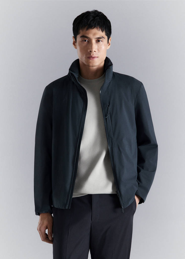 Packable water-repellent jacket with Thermore® technology — Navy