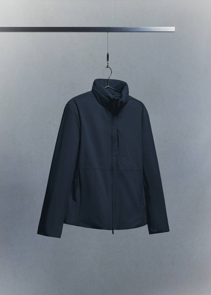 Packable water-repellent jacket with Thermore® technology — Navy