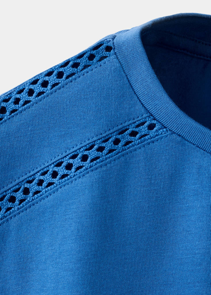 Openwork details T-shirt — Vibrant blue