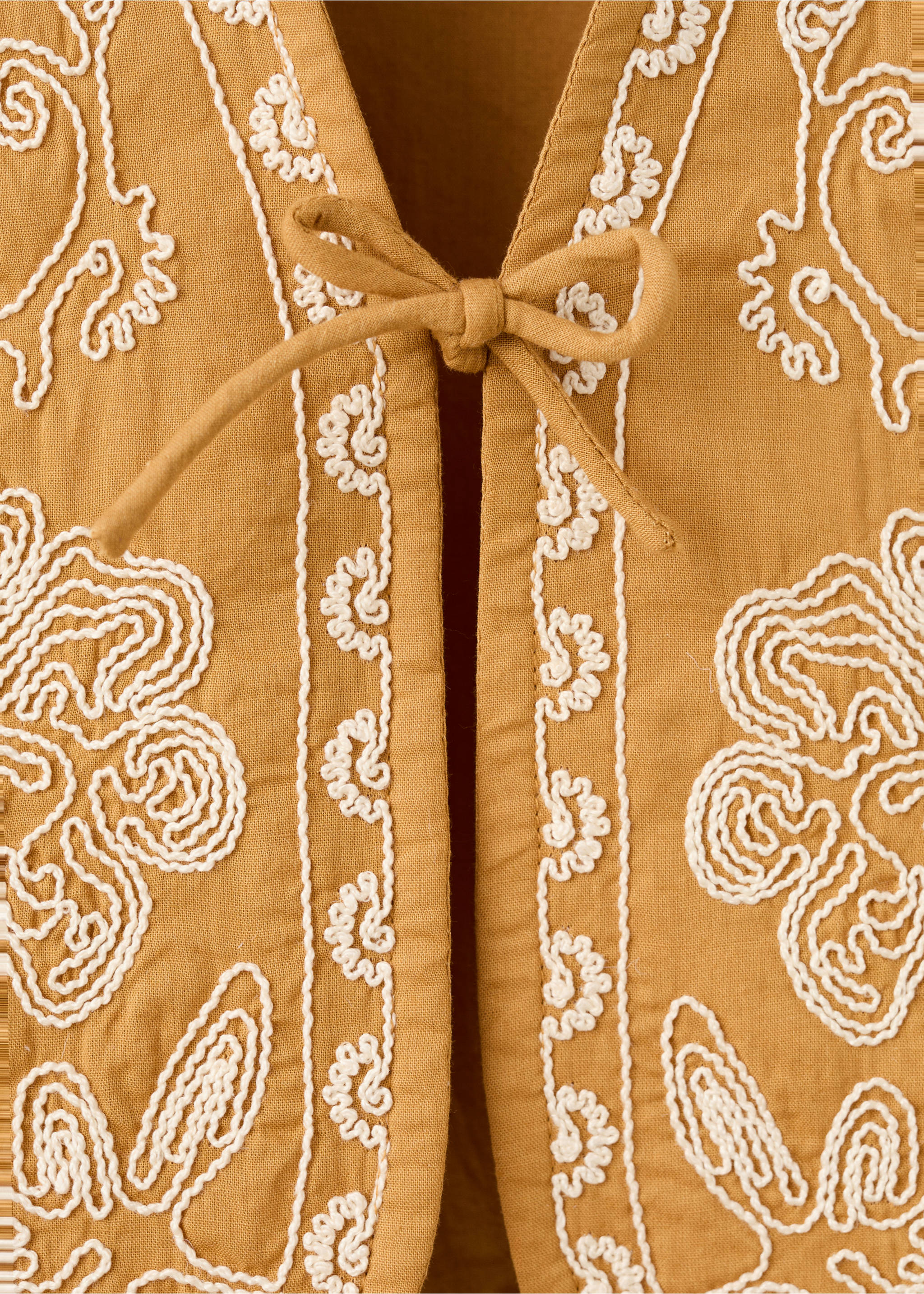 Floral-embroidered waistcoat - Details of the article 8, Mustard. Ref: 27054427-00.