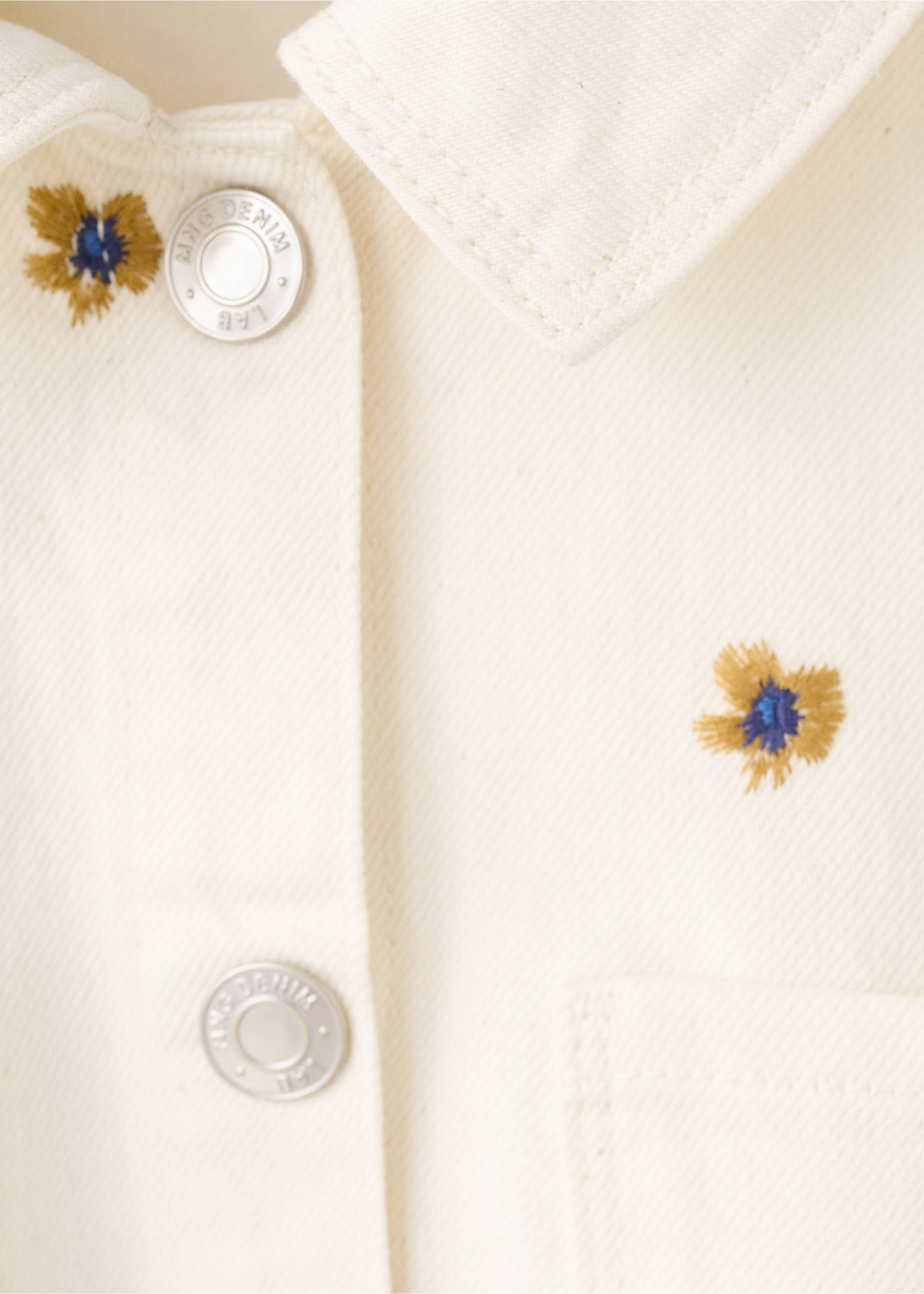 Cazadora vaquera detalles bordados - Detalle del artículo 0, Crudo. Ref: 27054429-00.