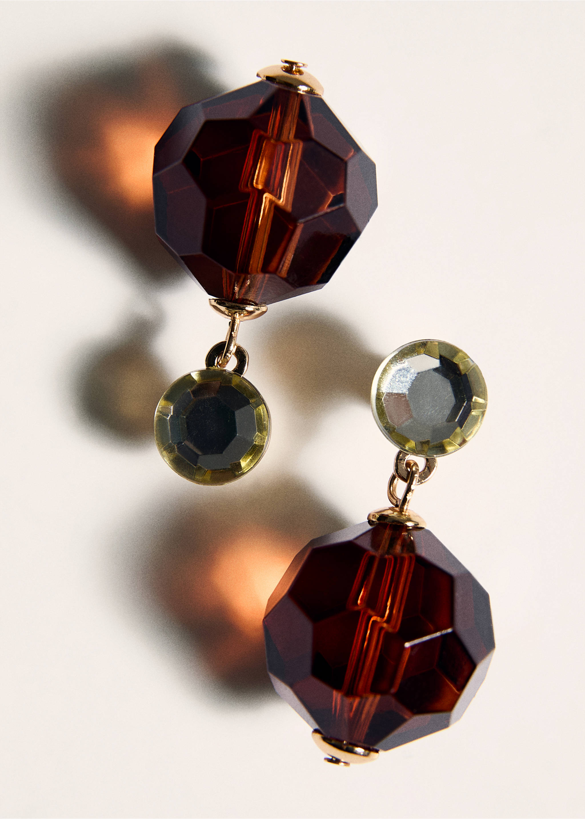 Kombinierte Kugel-Ohrringe - Detail des Artikels 5, Braun. Ref: 27054434-00.