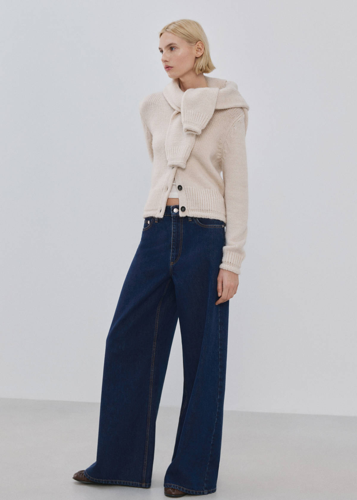 Wide leg mid-rise jeans — Open Blue