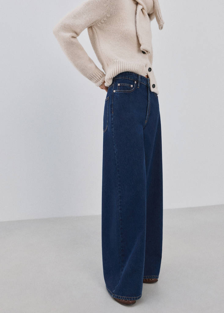 Wide leg mid-rise jeans