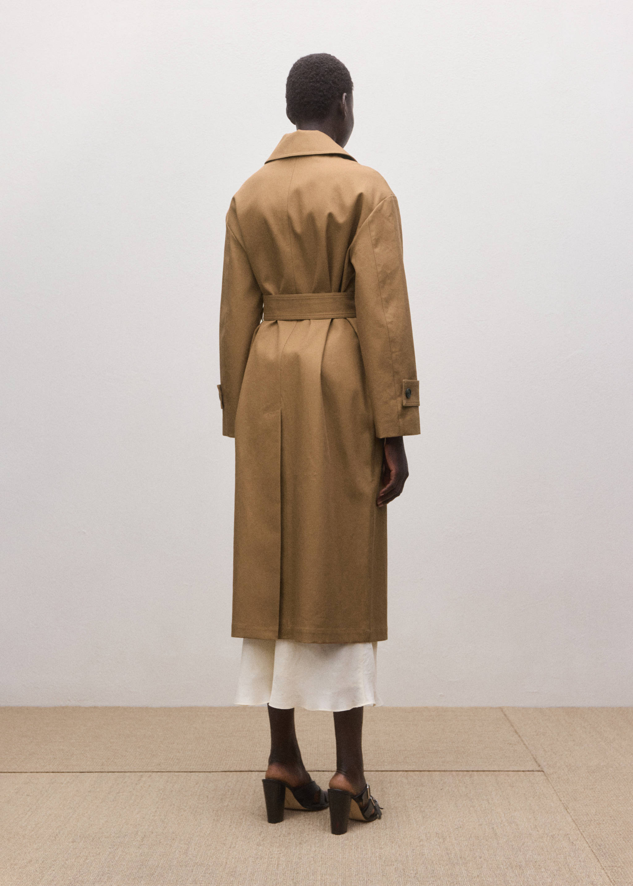 Cotton trench coat with belt - Reverse of the article, Medium Brown. Ref: 27054440-00.