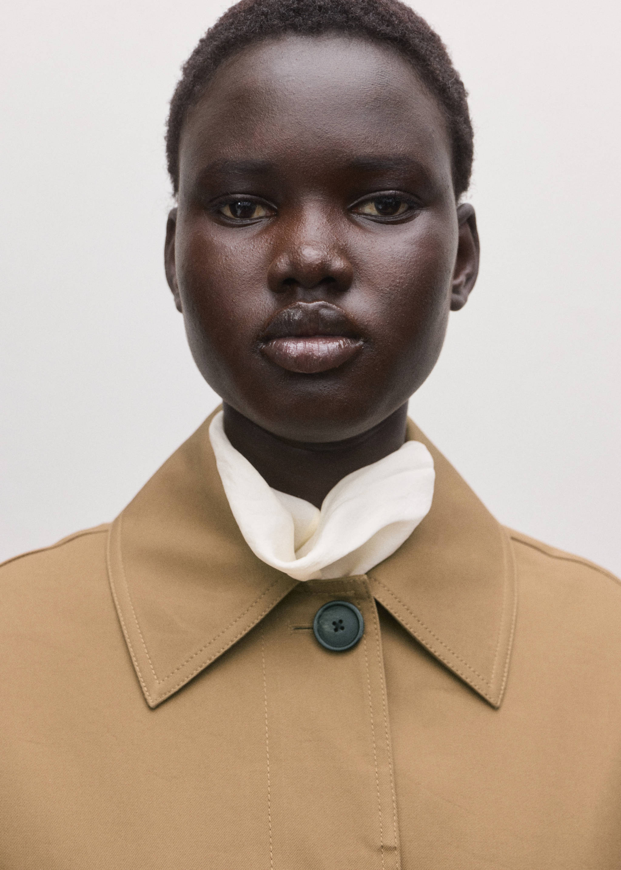 Cotton trench coat with belt - Details of the article 1