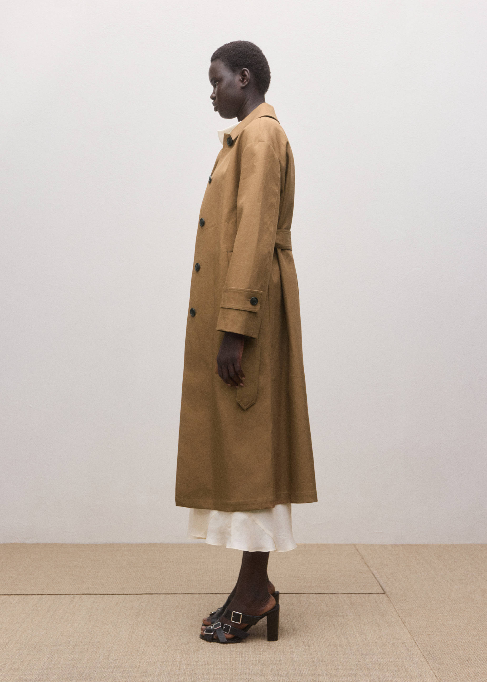 Cotton trench coat with belt - Details of the article 2, Medium Brown. Ref: 27054440-00.