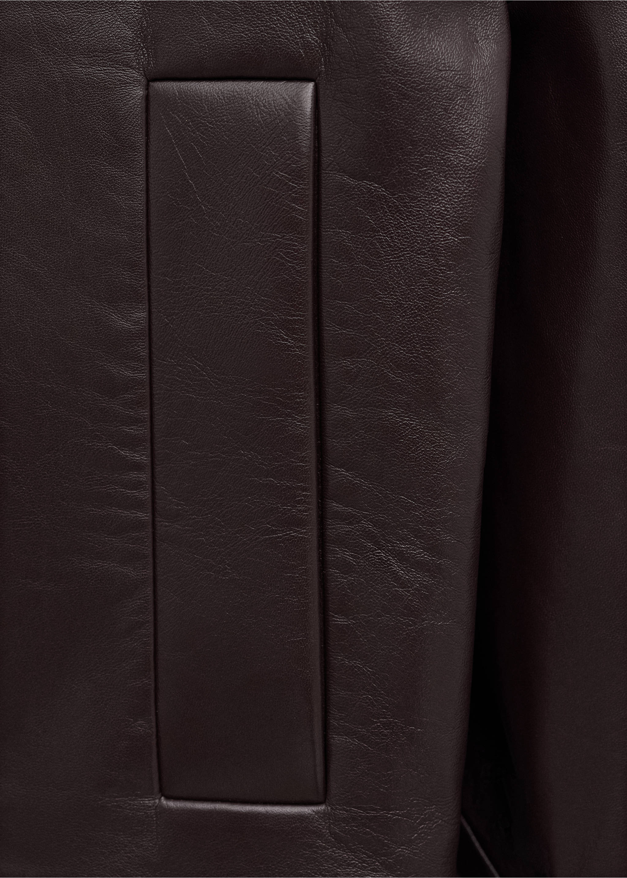 Oversized funnel neck fur coat - Details of the article 8, Burgundy. Ref: 27054442-00.