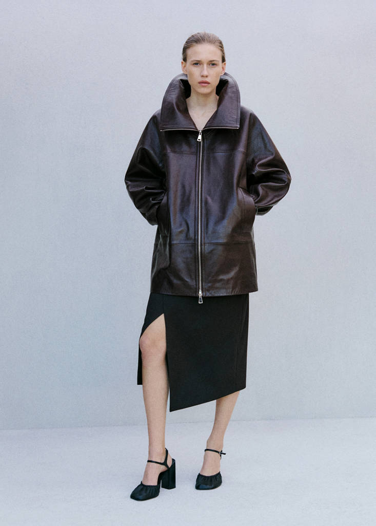 Oversized funnel neck fur coat — Burgundy