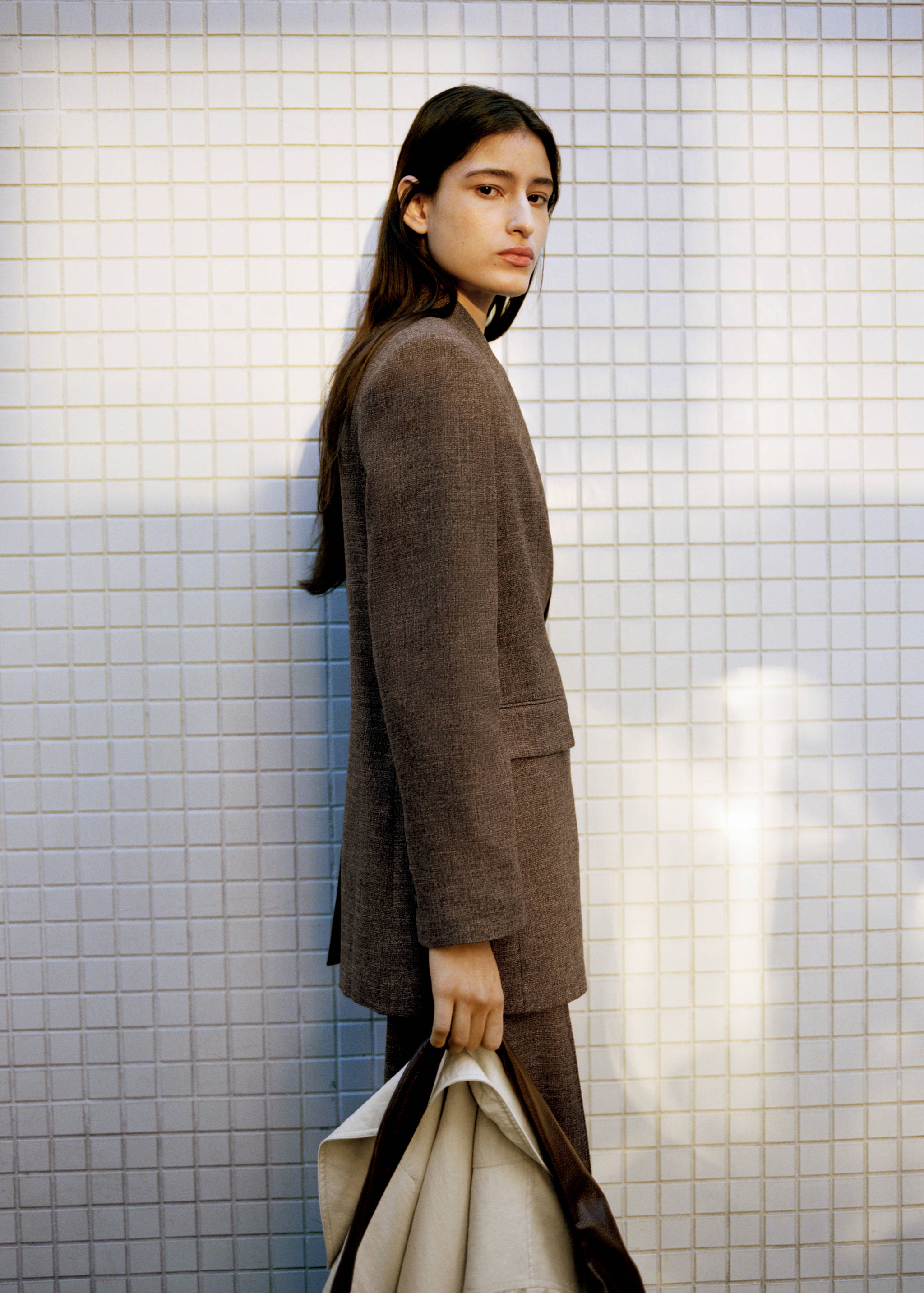 Двубортный костюмный пиджак с меланжевым эффектом - Средний план, Шоколадный. Ref: 27054445-00.