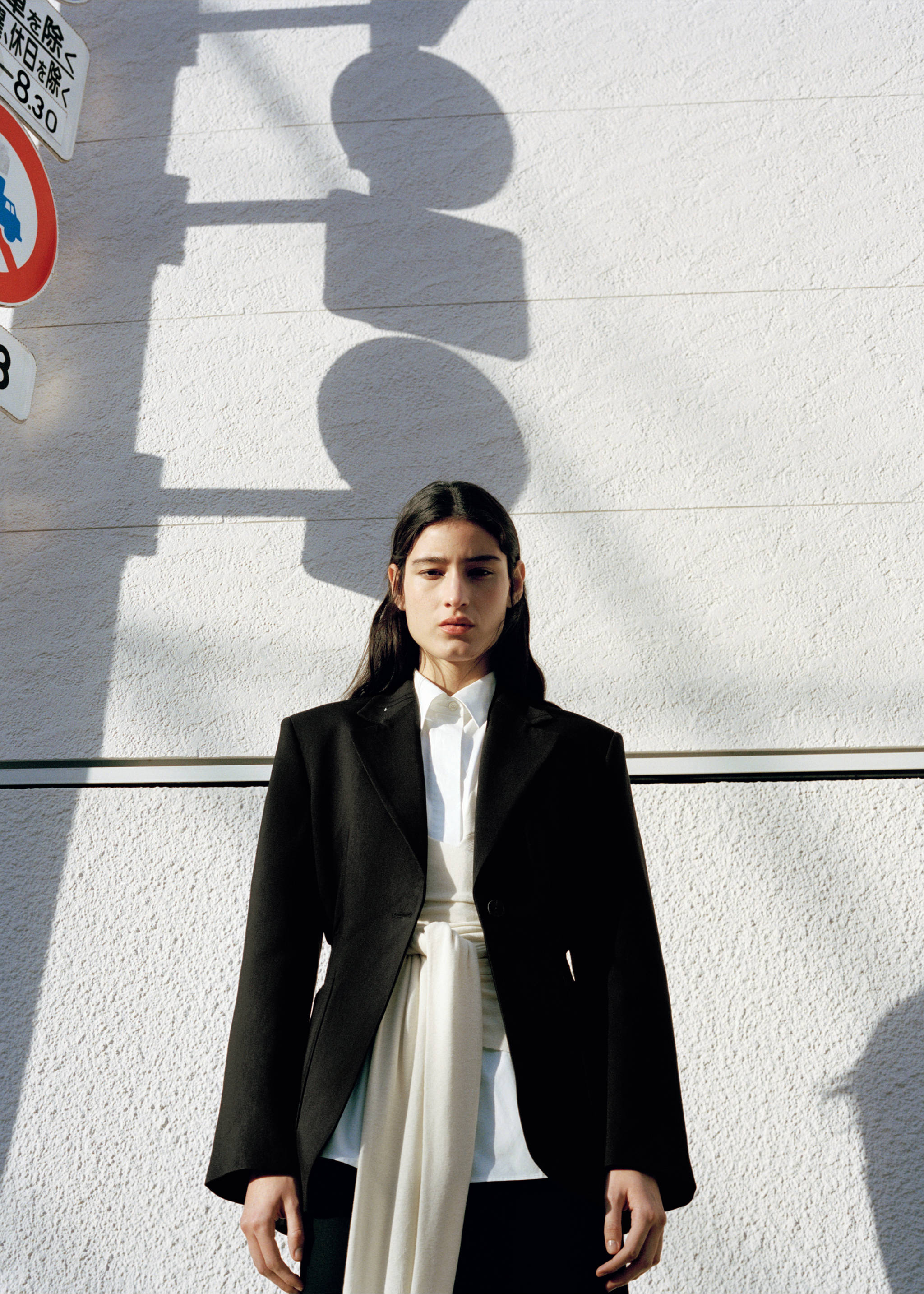 Приталенный блейзер из лиоцелла - Средний план, Черный. Ref: 27054446-00.