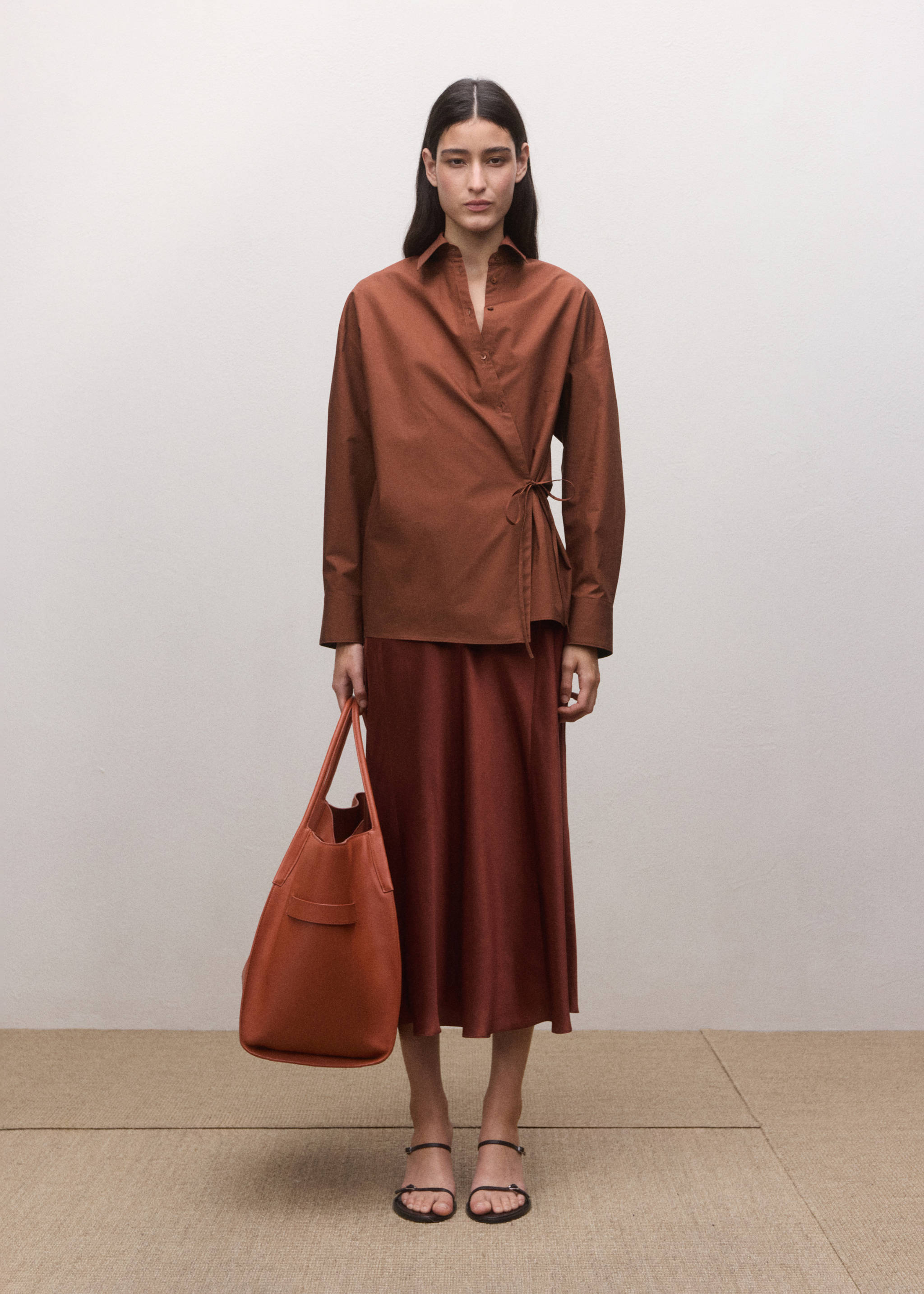 تي شيرت قطني بتصميم متقاطع - رؤية عامة, خمري. Ref: 27054447-00.